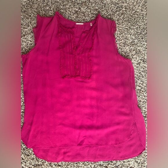 Elie Taharie: Sleeveless deep fuchsia blouse with elegant neckline details - Picture 1 of 6